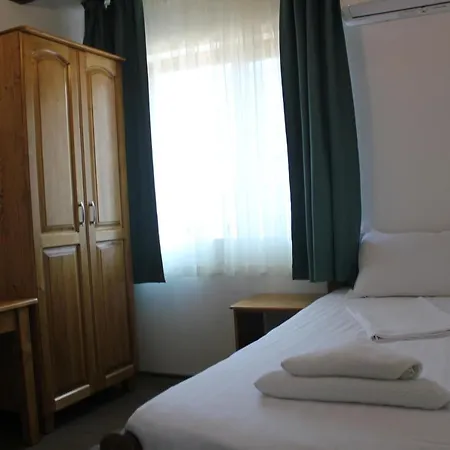 Pensionat Cerdacul Cu Stuf