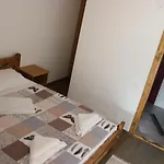 Cerdacul Cu Stuf 3* سفنتو جيورجي