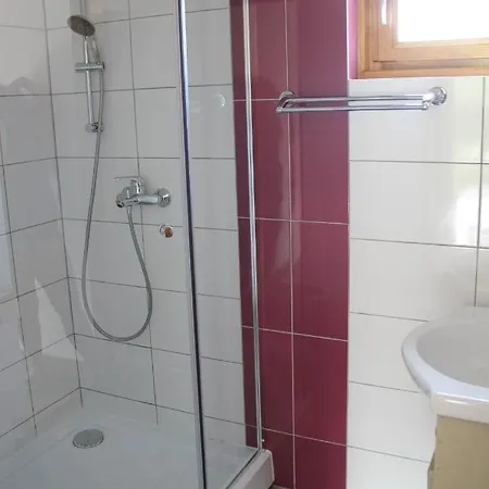 Cerdacul Cu Stuf 3*