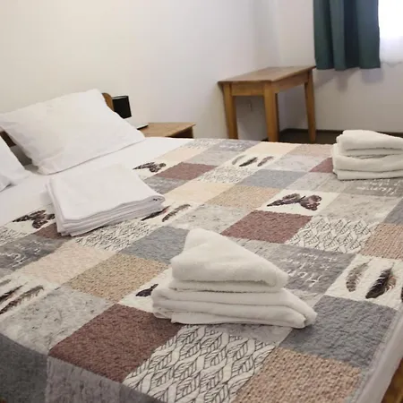 Cerdacul Cu Stuf بيت ضيافة