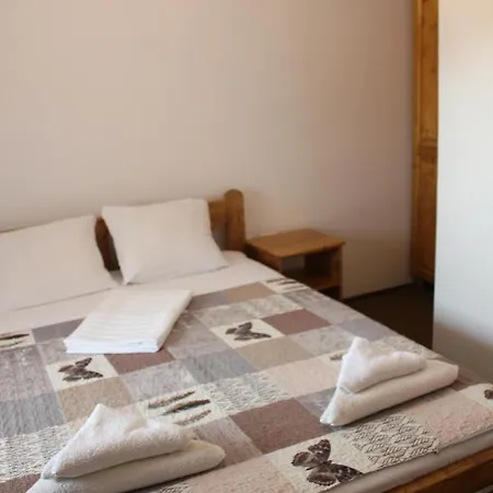 Cerdacul Cu Stuf بيت ضيافة سفنتو جيورجي