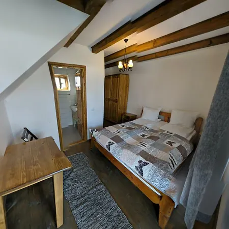 Cerdacul Cu Stuf بيت ضيافة سفنتو جيورجي